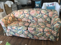 Floral-two-cushion-sofa_IMG_8679